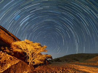 Zelten unter dem Sternenhimmel im Sultanat Oman, Naher Osten - RHPLF15191