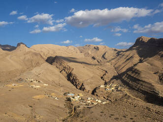 Kleines Dorf am Fuße des Wadi Bani Khalid, Sultanat Oman, Naher Osten - RHPLF15199
