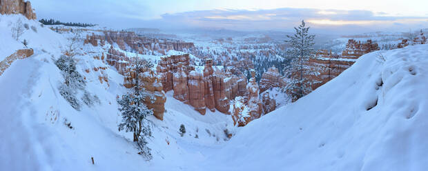 Bryce Canyon vom Sunset Point, Bryce Canyon National Park, Utah, Vereinigte Staaten von Amerika, Nord-Amerika - RHPLF15345