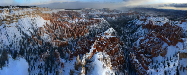 Bryce Canyon vom Bryce Point, Bryce Canyon National Park, Utah, Vereinigte Staaten von Amerika, Nord-Amerika - RHPLF15346