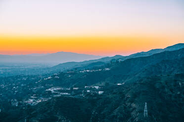 Scenic Ansicht der Landschaft gegen den Himmel bei Sonnenuntergang - EYF05931