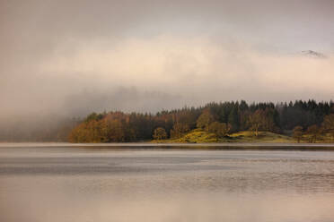 Scenic view of lake Windermere in the British Lake District - CAVF85317