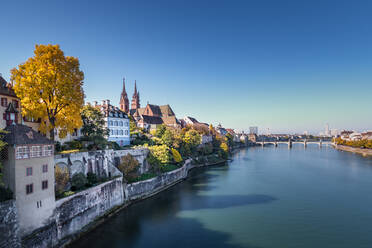 Blick auf die Stadt an der Waterfront - EYF07039