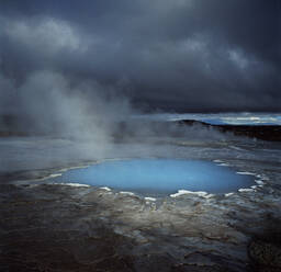 Geysir im Geothermalgebiet von Hveravellir im Zentrum von Island - CAVF85704