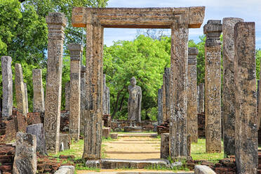 Sri Lanka, North Central Province, Polonnaruwa, Entrance gate of Polonnaruwa Vatadage temple - DSGF02189