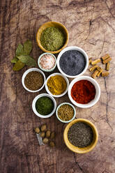Bowls of assorted seeds and spices - GIOF08449