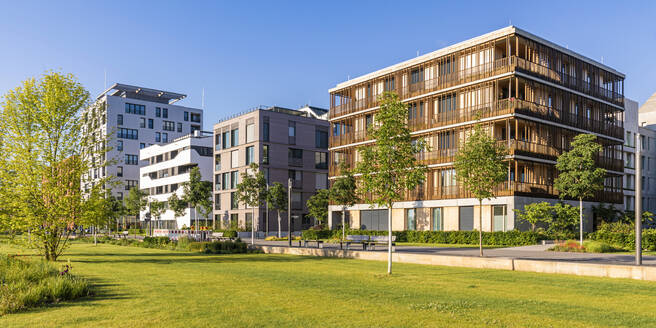 Germany, Baden-Wrttemberg, Heilbronn, Neckar, district of Neckarbogen, New energy efficient apartment buildings - WDF06060