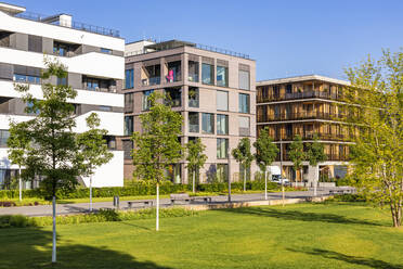Germany, Baden-Wrttemberg, Heilbronn, Neckar, district of Neckarbogen, New energy efficient apartment buildings - WDF06064