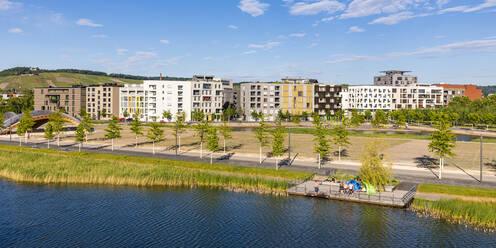 Germany, Baden-Wrttemberg, Heilbronn, Neckar, district of Neckarbogen, New energy efficient apartment buildings - WDF06077