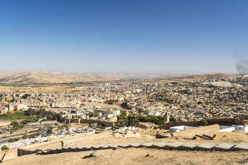 Marokko, Fes-Meknes, Fes, Friedhof am Rande der Medina - TAMF02318