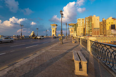 Ägypten, Alexandria, Stanley-Brücke bei Sonnenuntergang - TAMF02334