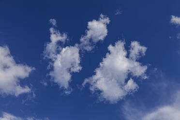 Wolken gegen blauen Himmel - TCF06295