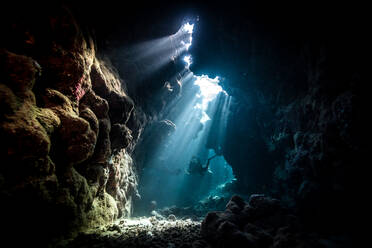 Female Scuba Diver In Underwater Cave - EYF07679