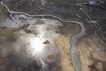 Luftaufnahme eines Flusses im Süden Islands - CAVF85743