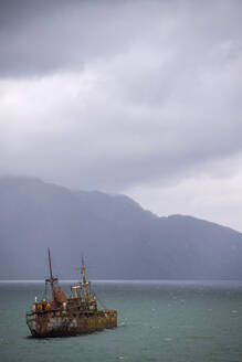 Das Schiffswrack des Kapitäns Leonidas im Messier-Kanal, Chile - CAVF86104