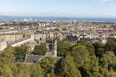 UK, Schottland, Edinburgh, Blick auf die Stadt vom Calton Hill - WPEF03068