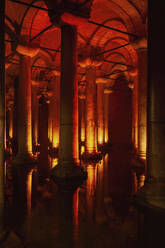 Türkei, Istanbul, Unterirdisches Innere der Basilika Zisterne - ABOF00533