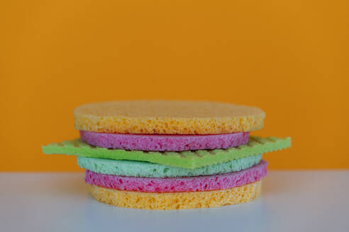 Cleaning sponges and sponge cloth in shape of a burger - KNSF08096