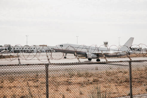 Flugzeuge, die von der Startbahn abheben - ADSF00024