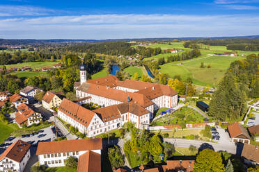 Deutschland, Bayern, Oberbayern, Tolzer Land, Eurasburg, Luftbild des Klosters der Salesianer oder Kloster Beuerberg - AMF08263