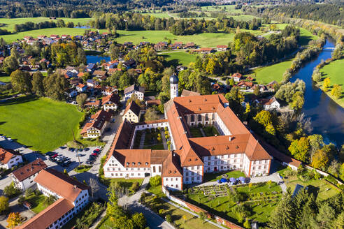 Deutschland, Bayern, Oberbayern, Tolzer Land, Eurasburg, Luftbild des Klosters der Salesianer oder Kloster Beuerberg - AMF08267