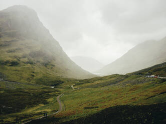 Three Sisters Of Glencoe, an einem regnerischen Tag - CAVF86316