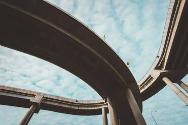 Low Angle Ansicht der Brücke gegen Himmel - EYF08997