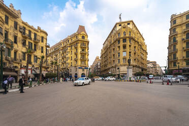 Ägypten, Kairo, Alte Gebäude am Talaat-Harb-Platz - TAMF02451