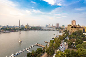 Egypt, Cairo, Nile with skyline and downtown area from Garden City - TAMF02452