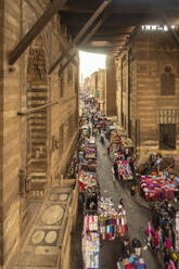 Ägypten, Gouvernement Kairo, Kairo, Historischer Markt in der Straße Al-Muizz li-Din Allah al-Fatimi - TAMF02474