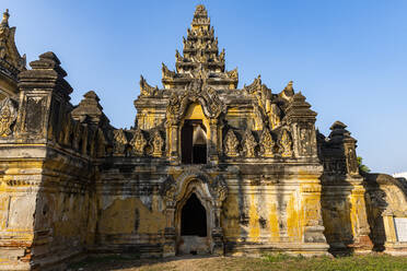 Myanmar, Region Mandalay, Inwa, Eingang des Klosters Maha Aungmye Bonzan - RUNF03735