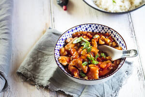 Sweet and sour chicken with bell pepper and pineapple - SBDF04276