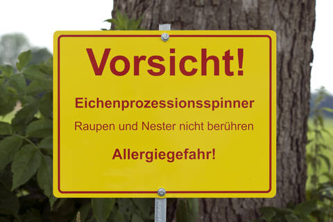 Gelbes Warnschild, lizenzfreies Stockfoto