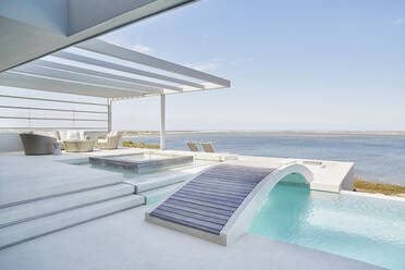 Luxuriöses Strandhaus mit Pool - RORF02222
