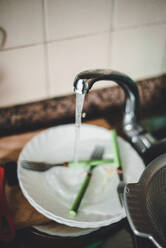 Faucet and dirty dishes - ADSF00090