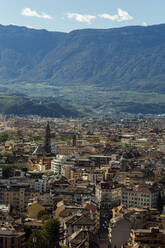 Italy, Bozen, Cityscape seen from cable car - NGF00578