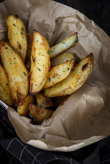 Pommes frites golden und knusprig - ADSF01152