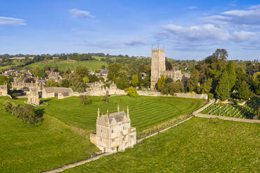 East Banqueting House und St. James' Kirche, Chipping Campden, Cotswolds, Gloucestershire, England, Vereinigtes Königreich, Europa - RHPLF15383