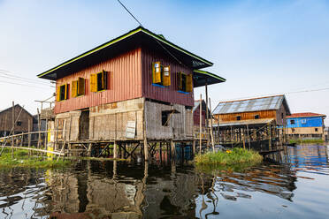 Dorf auf Stelzen, Nampan, Inle-See, Shan-Staat, Myanmar (Birma), Asien - RHPLF15503