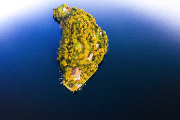 Luftaufnahme der Insel Comacina im Herbst, Comer See, Lombardei, Italienische Seen, Italien, Europa - RHPLF15591