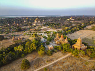Luftaufnahme der Tempel von Bagan (Pagan), Myanmar (Burma), Asien - RHPLF15743