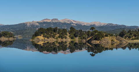 Landschaftliches Bild des Alumine-Sees in Argentinien, Südamerika - CAVF87008