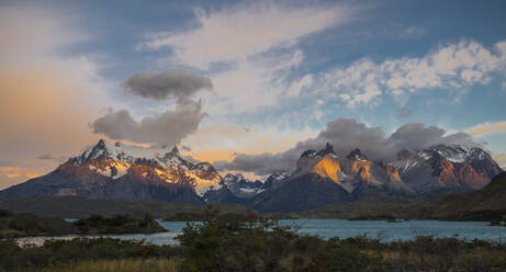 Blick auf den Nationalpark Torres del Paine, Patagonien, Chile - CAVF87039