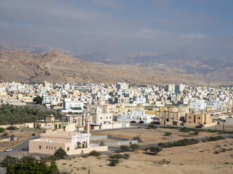 Neubau und Gestaltung in der Stadt Quriyat, Sultanat Oman, Naher Osten - RHPLF15876