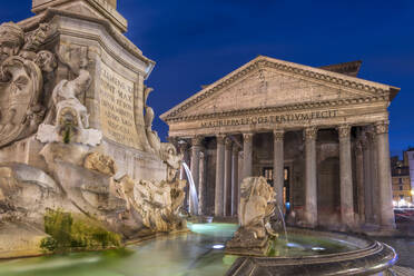 The Pantheon and fountain at night, UNESCO World Heritage Site, Piazza della Rotonda, Rome, Lazio, Italy, Europe - RHPLF15990