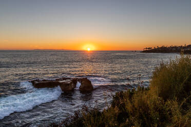 Laguna Beach Sonnenuntergang, Kalifornien, Vereinigte Staaten von Amerika, Nordamerika - RHPLF16021