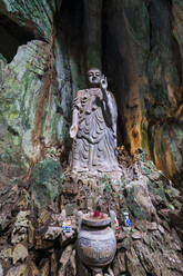 Vietnam, Da Nang, Buddha-Statue in den Marmorbergen - RUNF03850