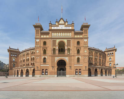 View of an empty Plaza de Toros de Las Ventas, Madrid, Spain during the Corona virus crisis. - CUF55954