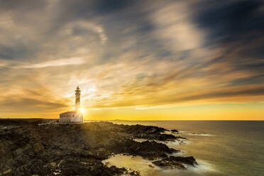 Sonnenuntergang am Leuchtturm von Favaritx, Menorca, Spanien - ADSF01386