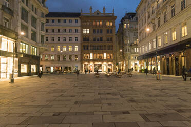 Graben am Stephansplatz bei Nacht in der Wiener Altstadt - CAVF87143